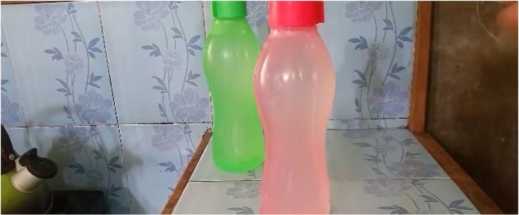 Cara mengatasi botol minum bocor dan tidak rapat, alhasil botol minum bebas bocor dan tetap kering.